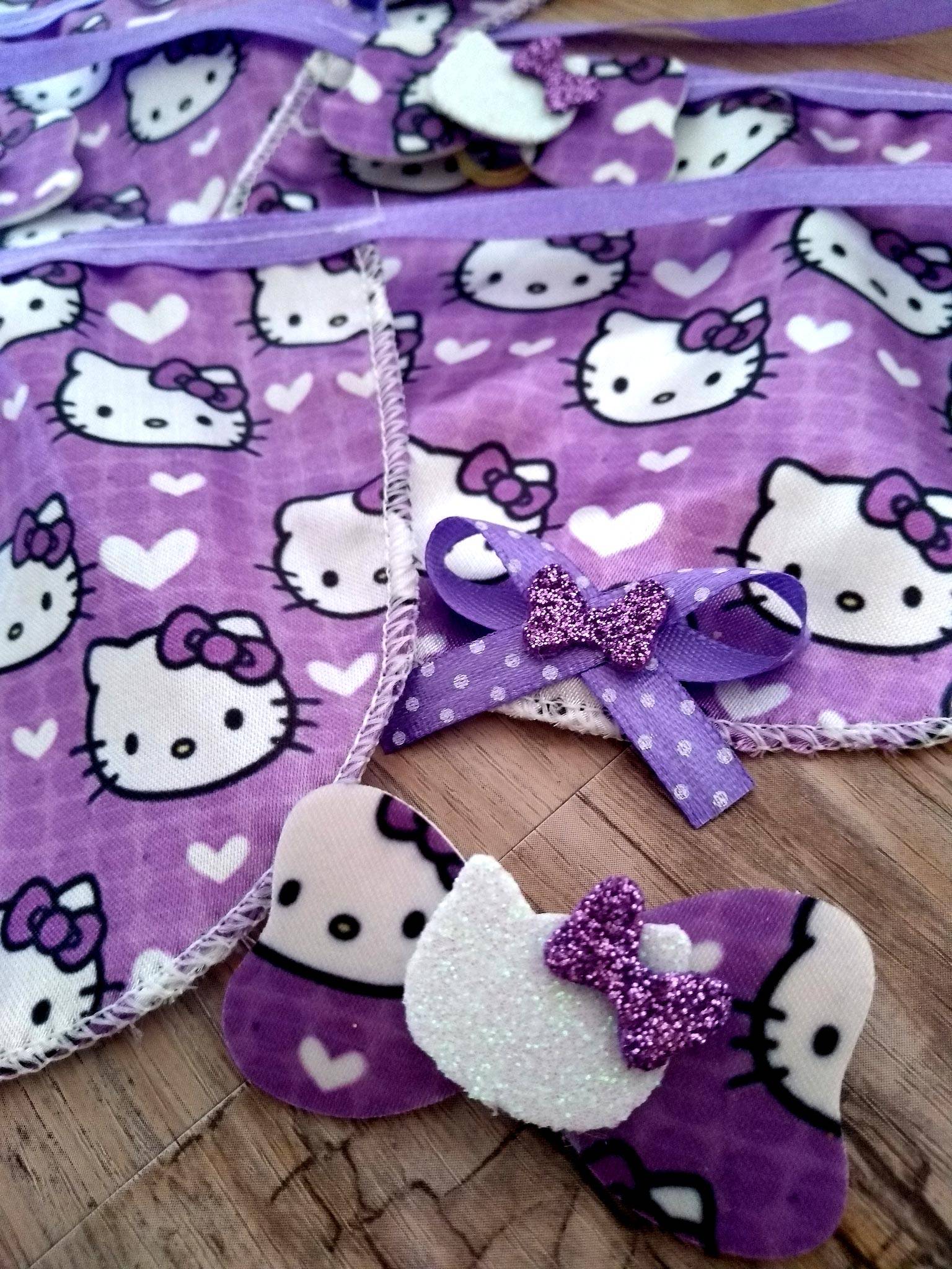Conjunto Babador + 1 laço Hello Kitty - 10 unidades - Imagem 4